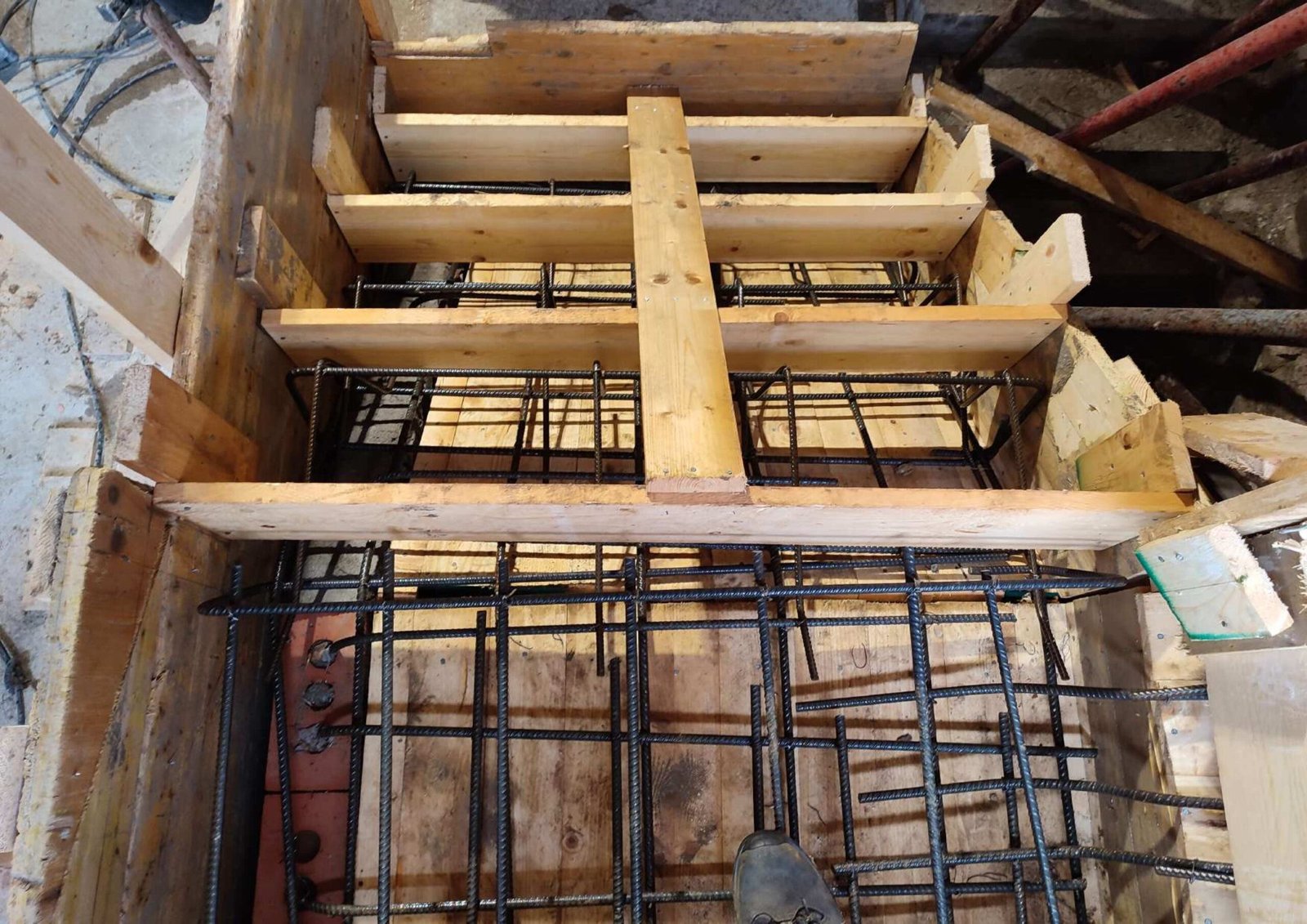 d2f6e1a0-f012-4e52-874d-547a288085c1-9